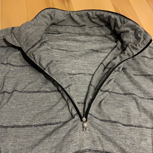 🌟HP Lululemon Men’s Sweat Session Grey Striped 1/2 zip sweater pullover -size M - Picture 6 of 17